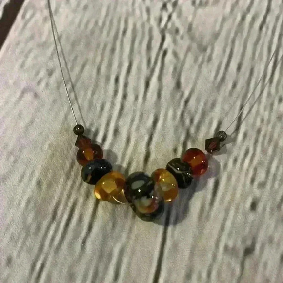 Elegant Multicolor Beaded Necklace - Picture 5 of 8